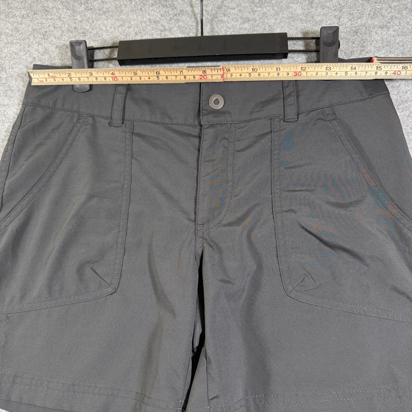 Columbia Omni-Shield Shorts Womens 6 Charcoal Gray Flap Pockets Outdoor Golf thumbnail 6