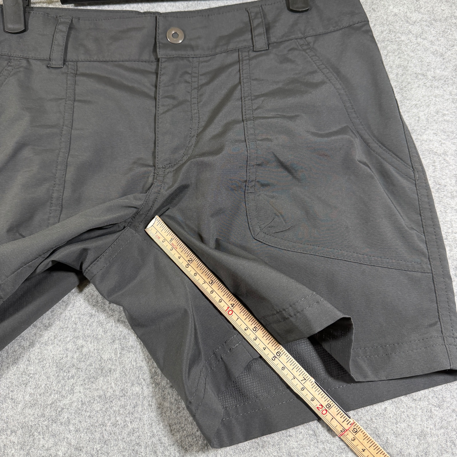 Columbia Omni-Shield Shorts Womens 6 Charcoal Gray Flap Pockets Outdoor Golf thumbnail 8