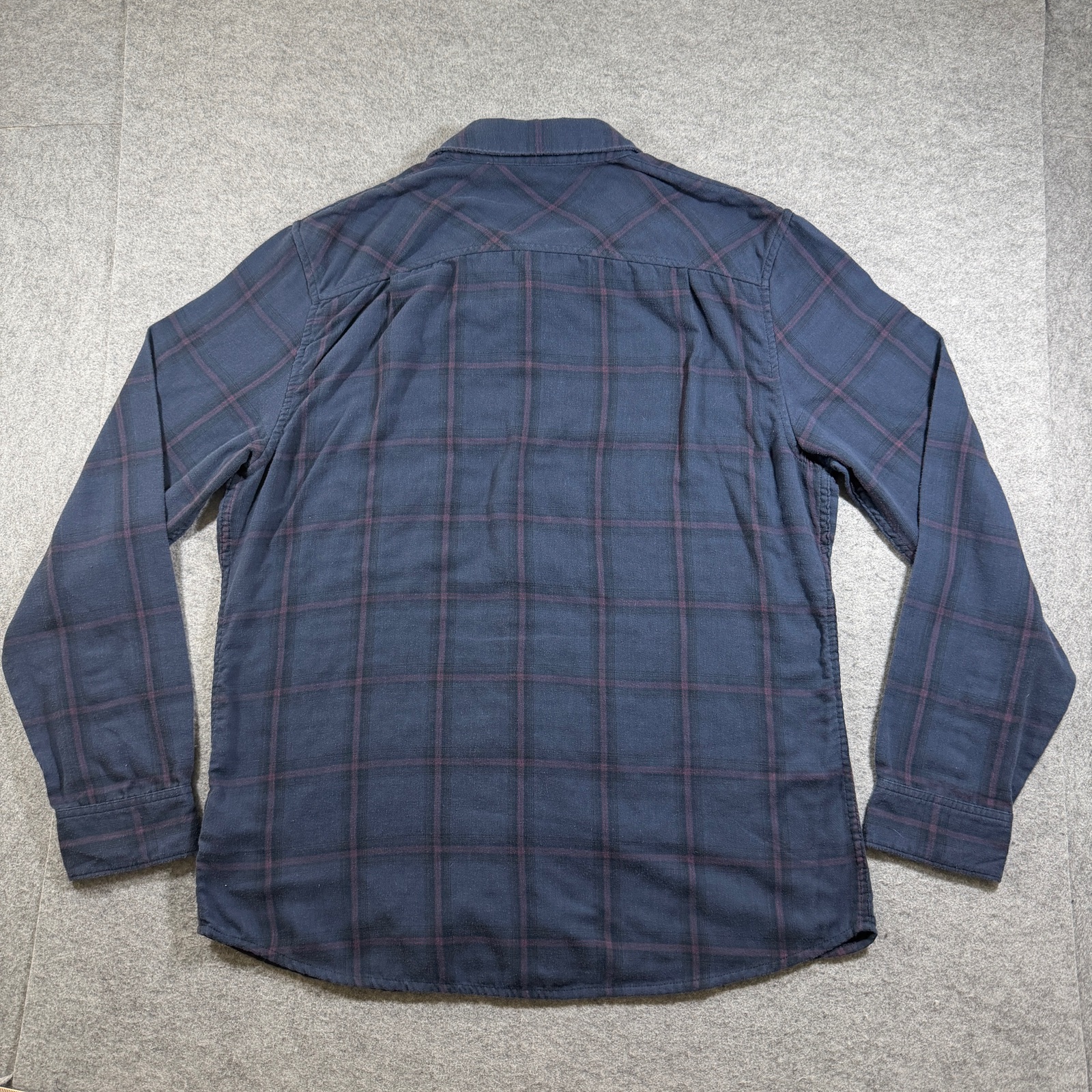 Travis Mathew Button Down Shirt Mens XL Navy Plaid Golf Classic Fit Cotton thumbnail 2