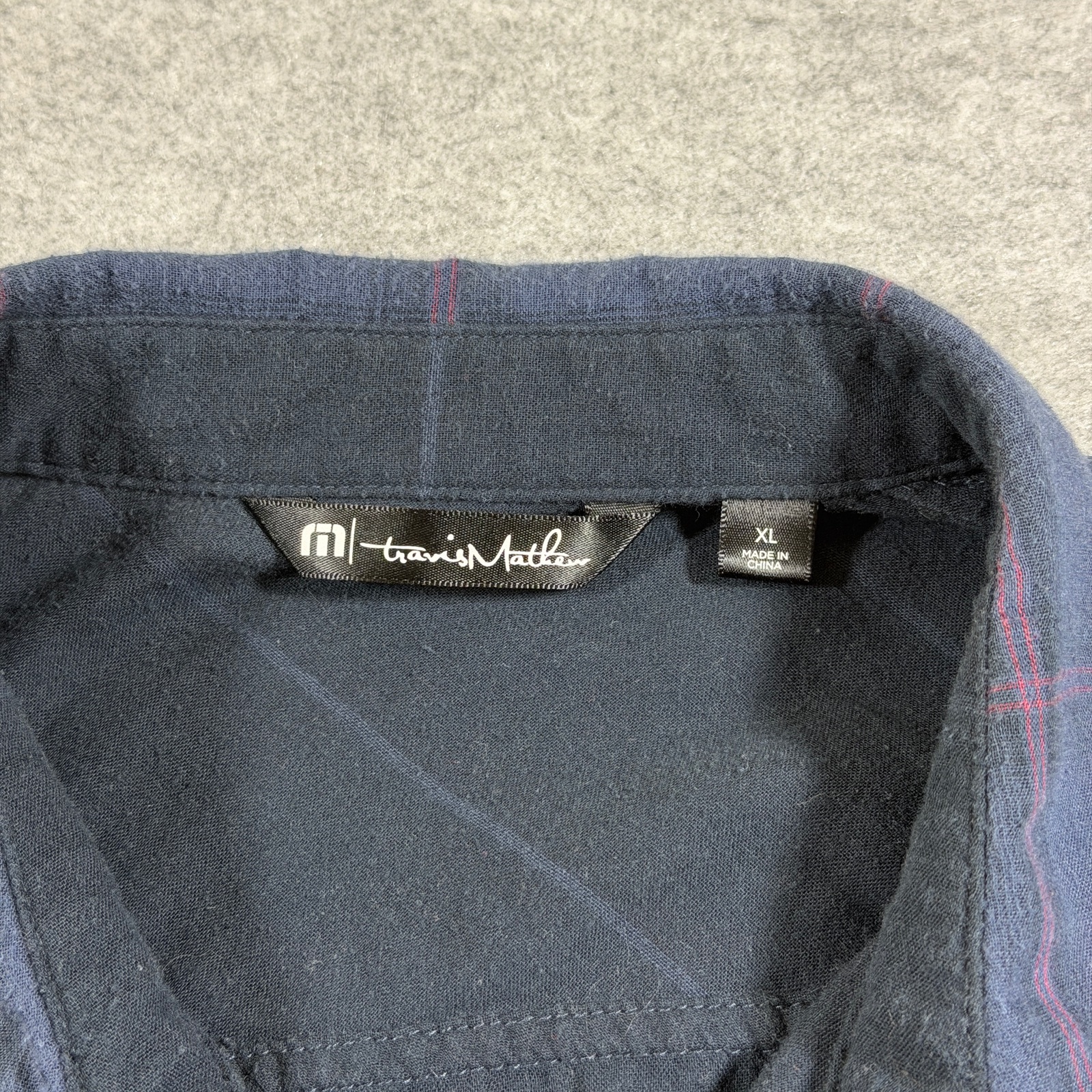 Travis Mathew Button Down Shirt Mens XL Navy Plaid Golf Classic Fit Cotton thumbnail 3
