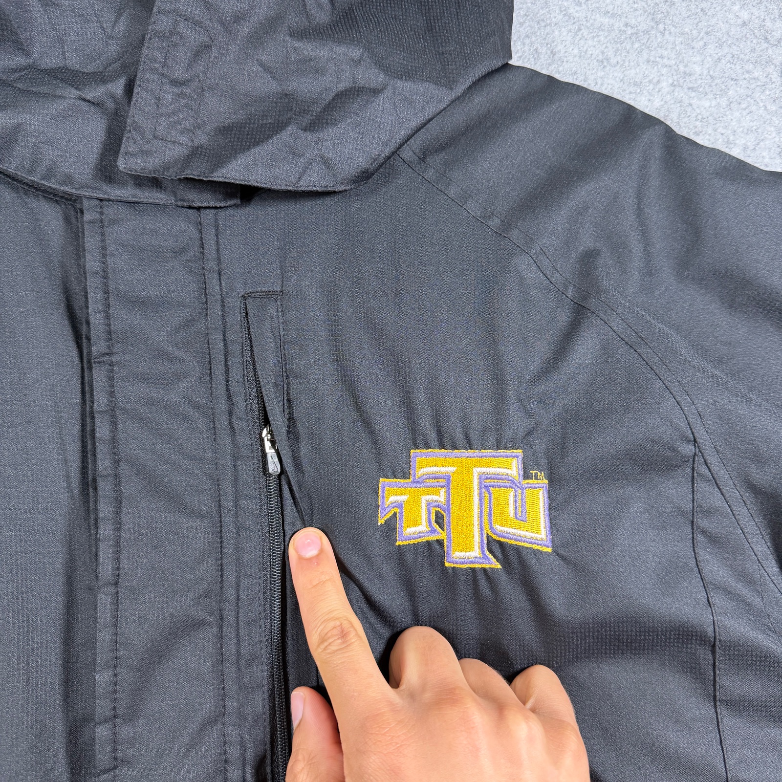Nike Hooded Jacket Mens L Black Tennessee Tech Golden Eagles Zip Pockets Y2K thumbnail 12