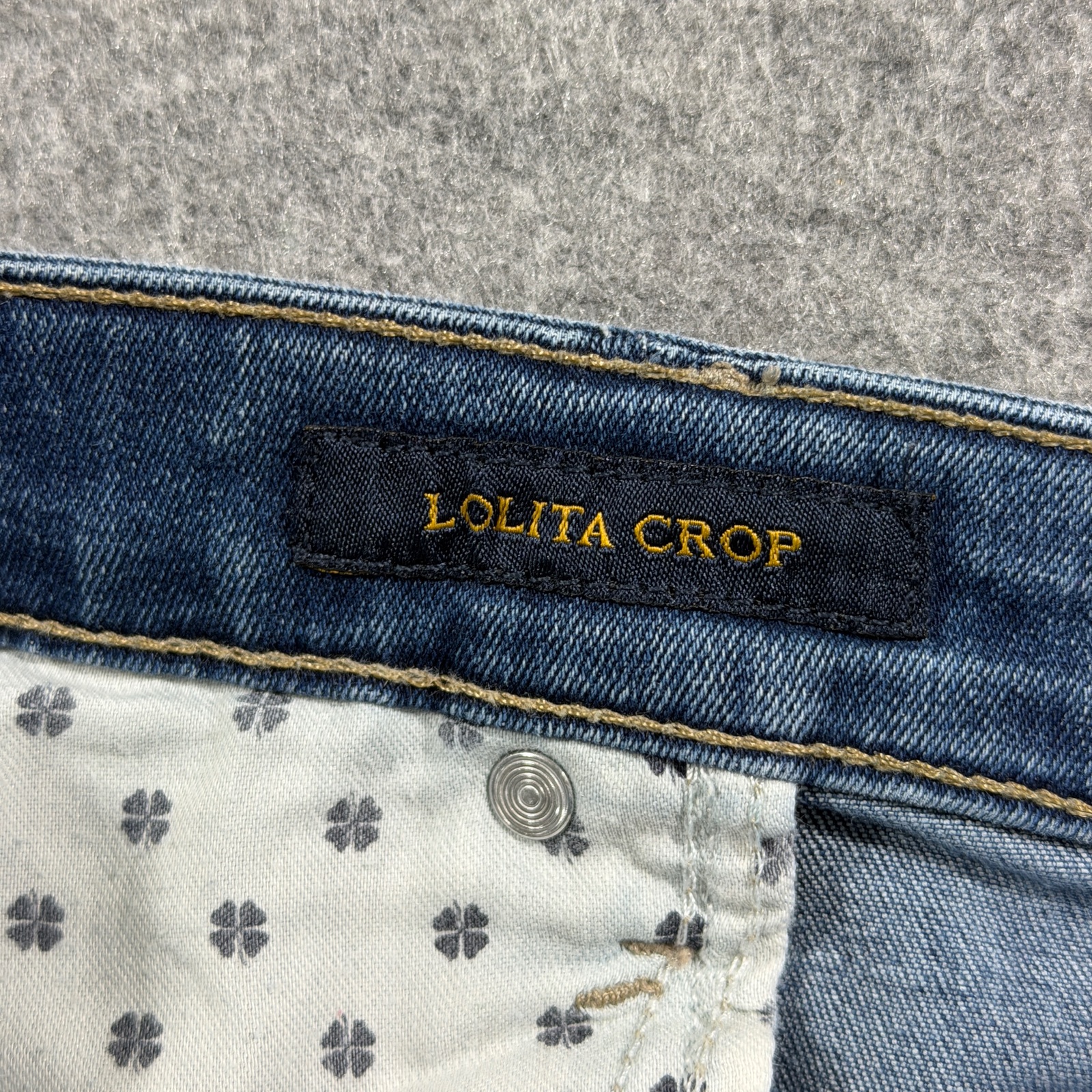 Vintage Lucky Brand Lolita Crop Jeans Womens 16/33 Blue Denim Distressed Knee thumbnail 4