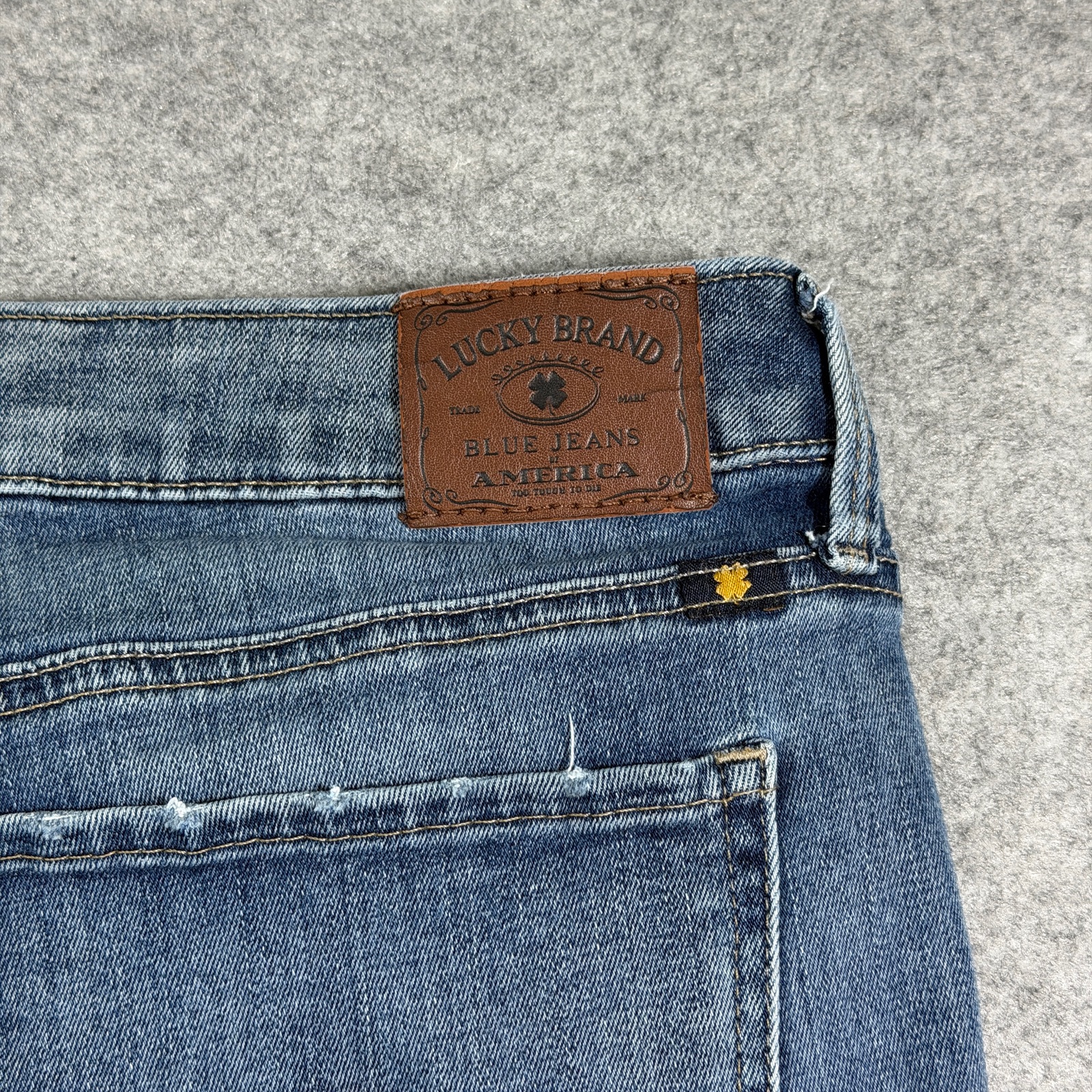 Vintage Lucky Brand Lolita Crop Jeans Womens 16/33 Blue Denim Distressed Knee thumbnail 12