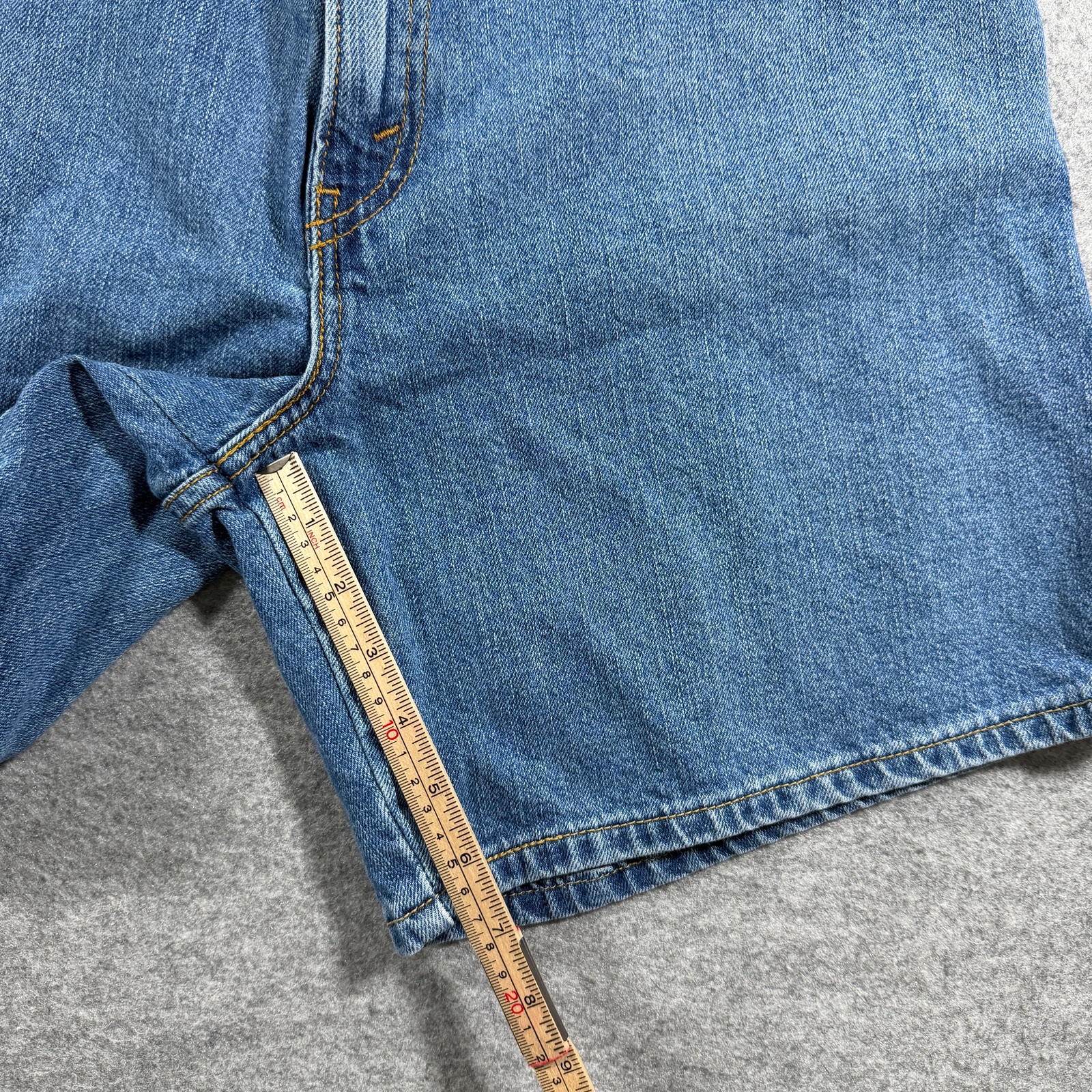 Levi's 550 Relaxed Denim Shorts Jorts Womens 12 Blue Five Pocket Red Tab Classic thumbnail 7