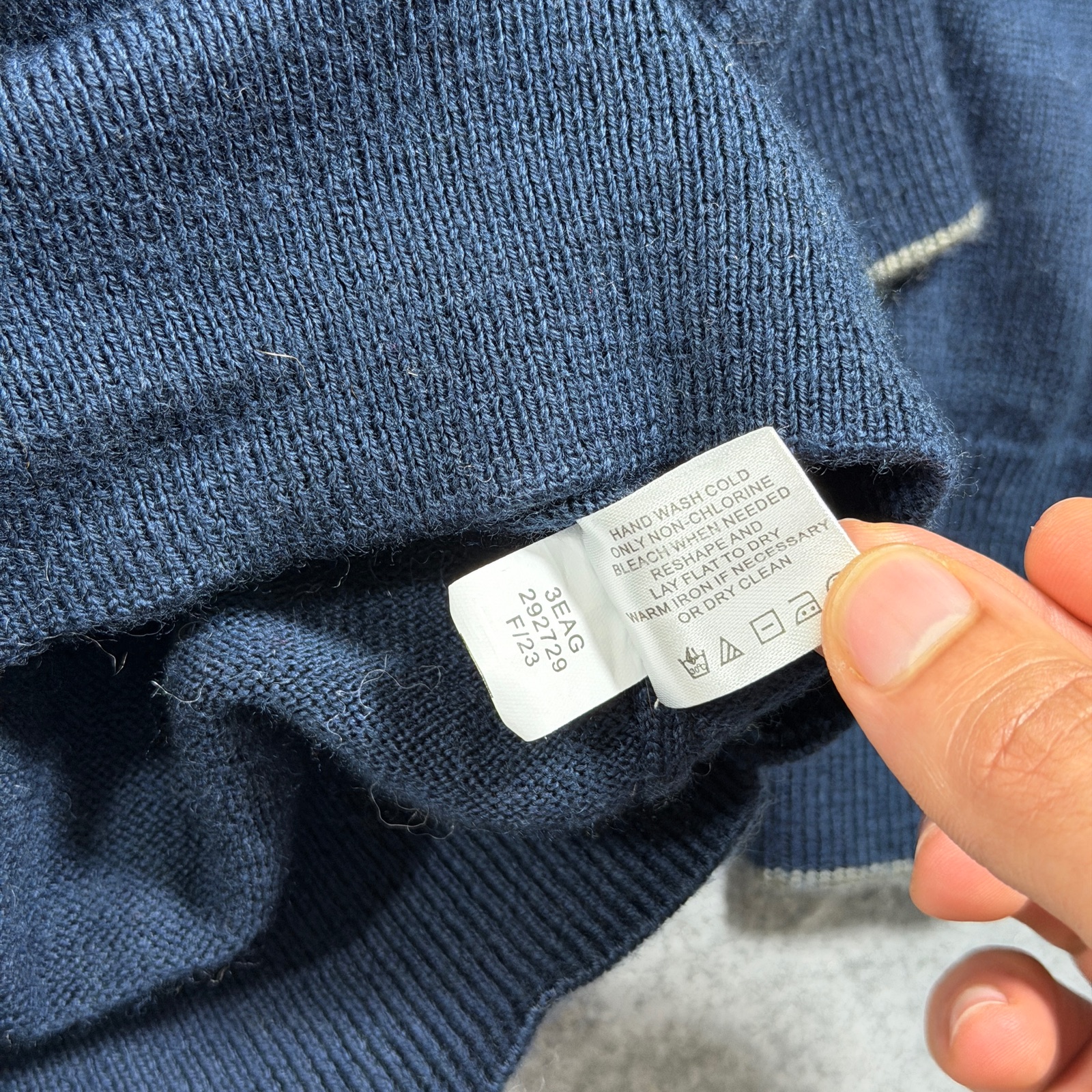 Orvis 100% Merino Wool Knit Sweater Mens L Navy 1/4 Zip Elbow Patch Preppy thumbnail 13