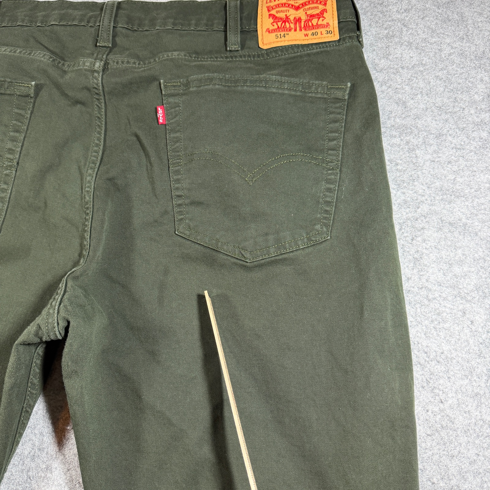 Levi's 514 Straight Fit Pants Mens 40x30 Olive Green 5 Pocket Casual Workwear thumbnail 4