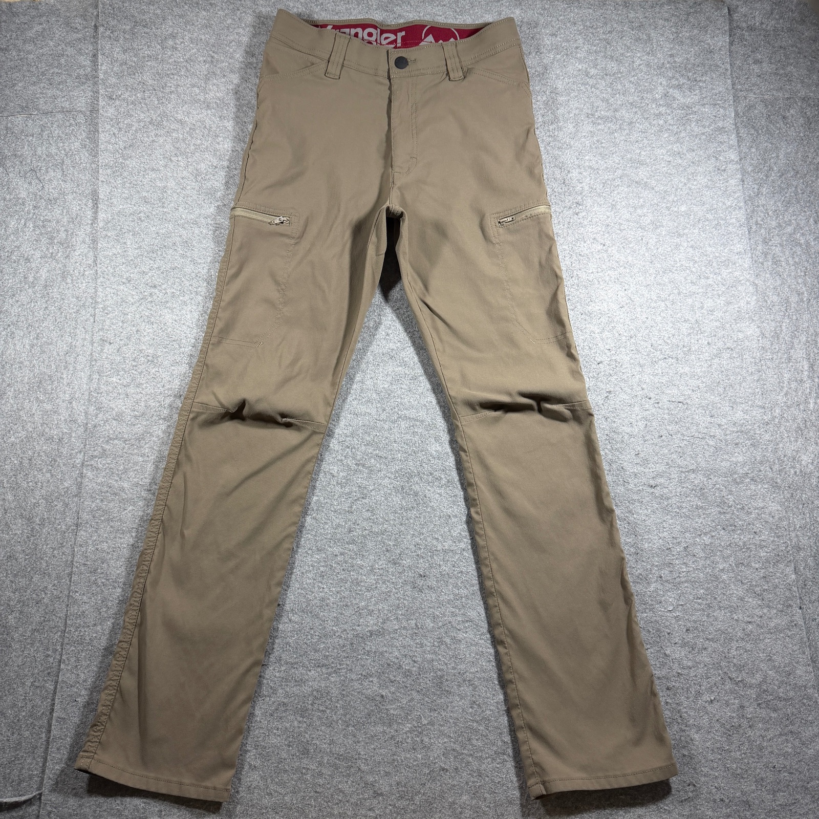 Wrangler ATG Cargo Pants Mens 30x32 Khaki Zip Pockets Articulated Knees Utility