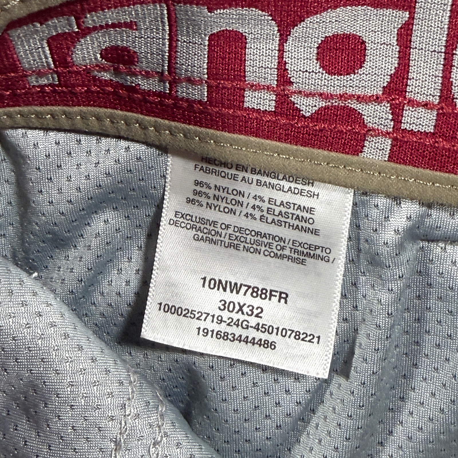 Wrangler ATG Cargo Pants Mens 30x32 Khaki Zip Pockets Articulated Knees Utility thumbnail 3