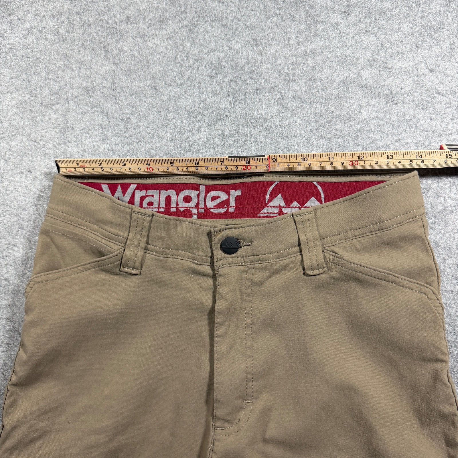 Wrangler ATG Cargo Pants Mens 30x32 Khaki Zip Pockets Articulated Knees Utility thumbnail 4
