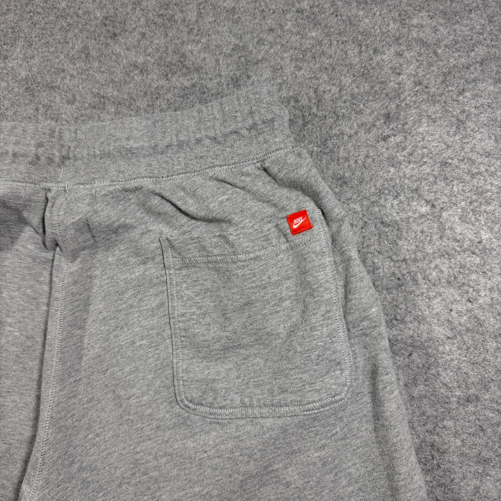 Nike Sweat Shorts Mens L Heather Gray Cotton Logo Raw Hem Lounge Drawstring thumbnail 3
