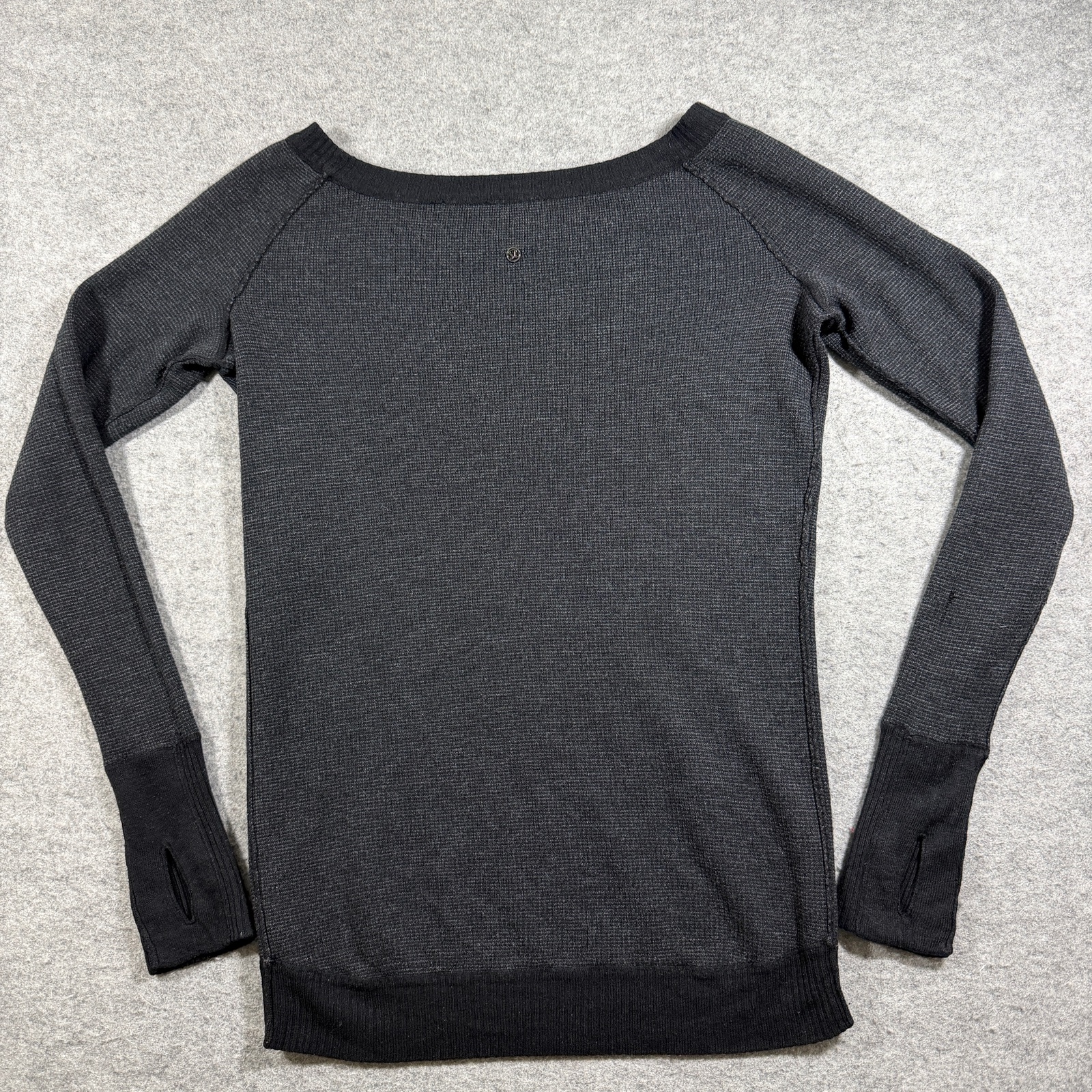 Lululemon Chai Time Pullover Womens 6 Black Reversible Bamboo Thumbholes Yoga thumbnail 4