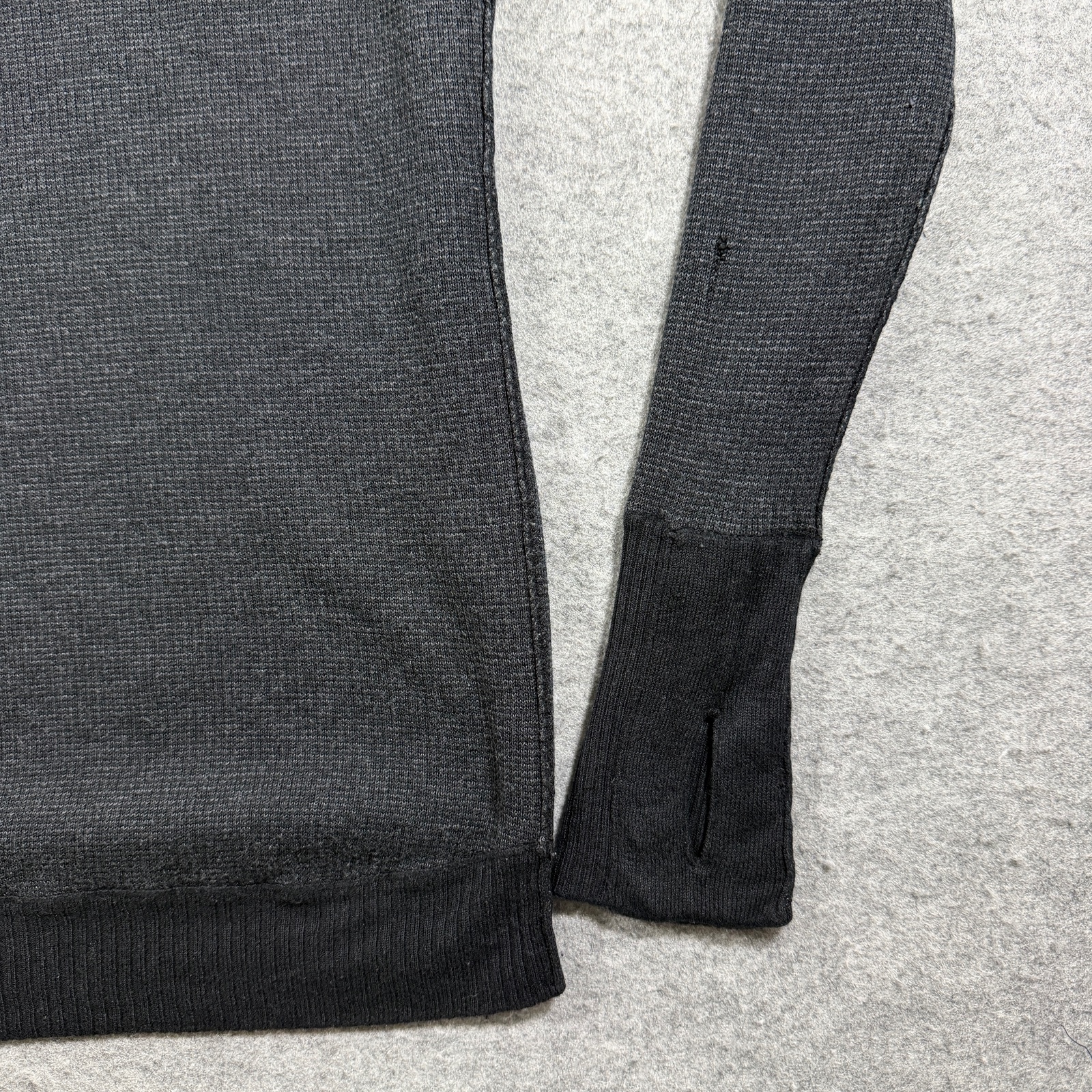 Lululemon Chai Time Pullover Womens 6 Black Reversible Bamboo Thumbholes Yoga thumbnail 5