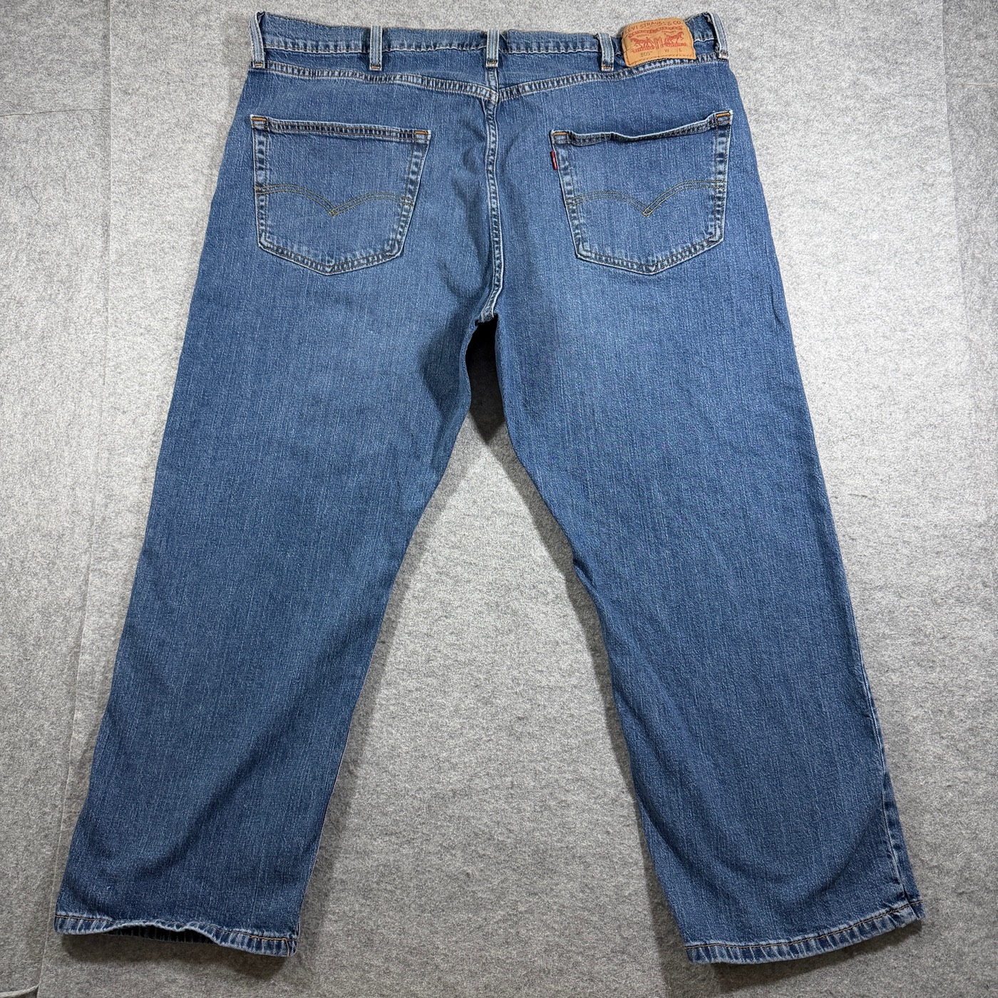 Levi's 505 Jeans Mens 44x28 Blue Medium Wash Denim Straight Leg Red Tab Cotton thumbnail 2