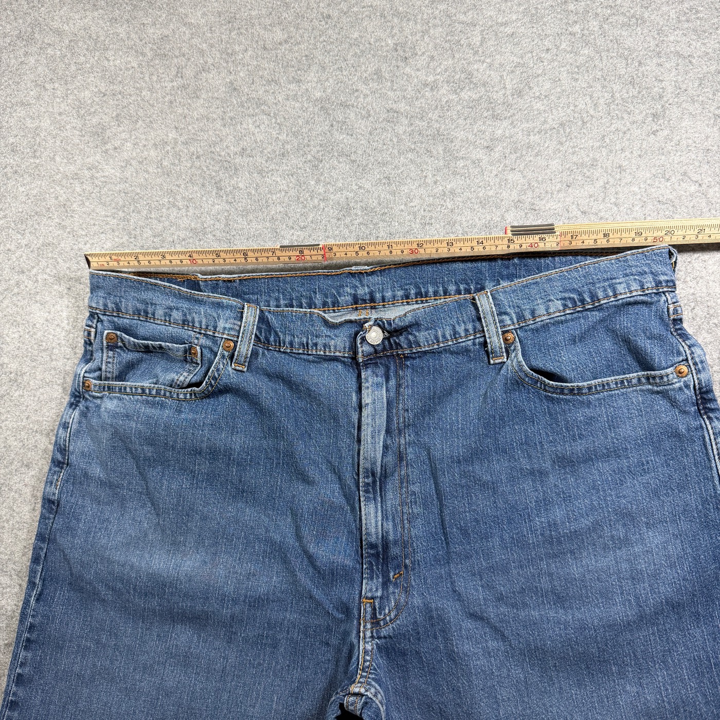 Levi's 505 Jeans Mens 44x28 Blue Medium Wash Denim Straight Leg Red Tab Cotton thumbnail 5