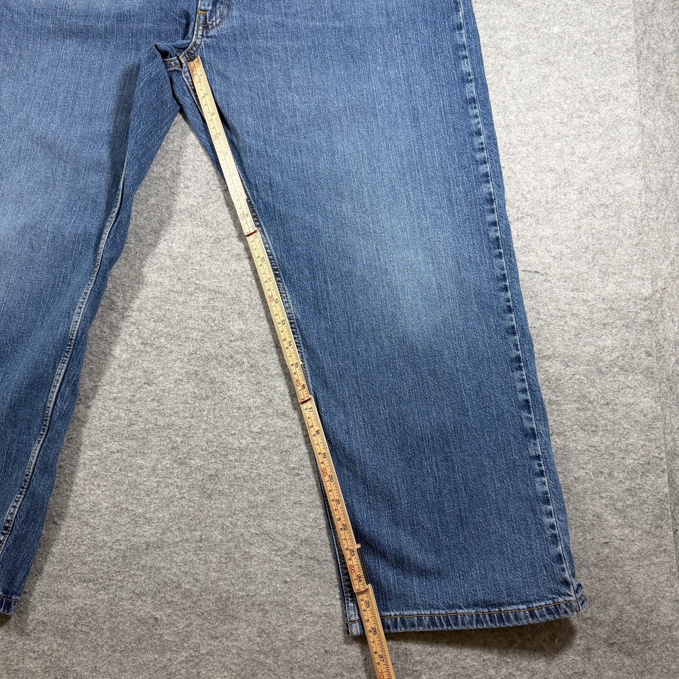 Levi's 505 Jeans Mens 44x28 Blue Medium Wash Denim Straight Leg Red Tab Cotton thumbnail 6