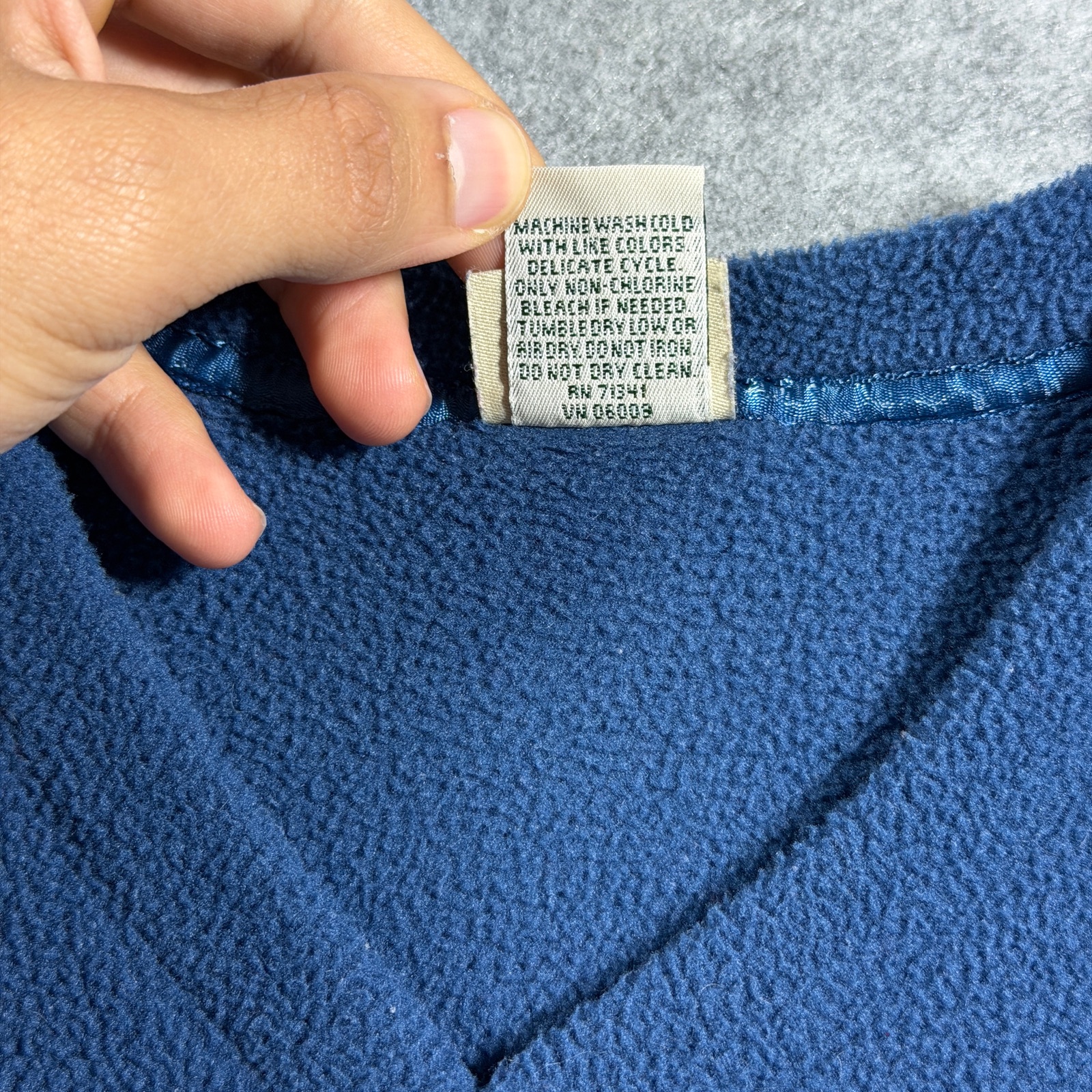 L.L.Bean Fuzzy Fleece Pullover Womens S Blue V-Neck Lightweight Casual Layering thumbnail 5