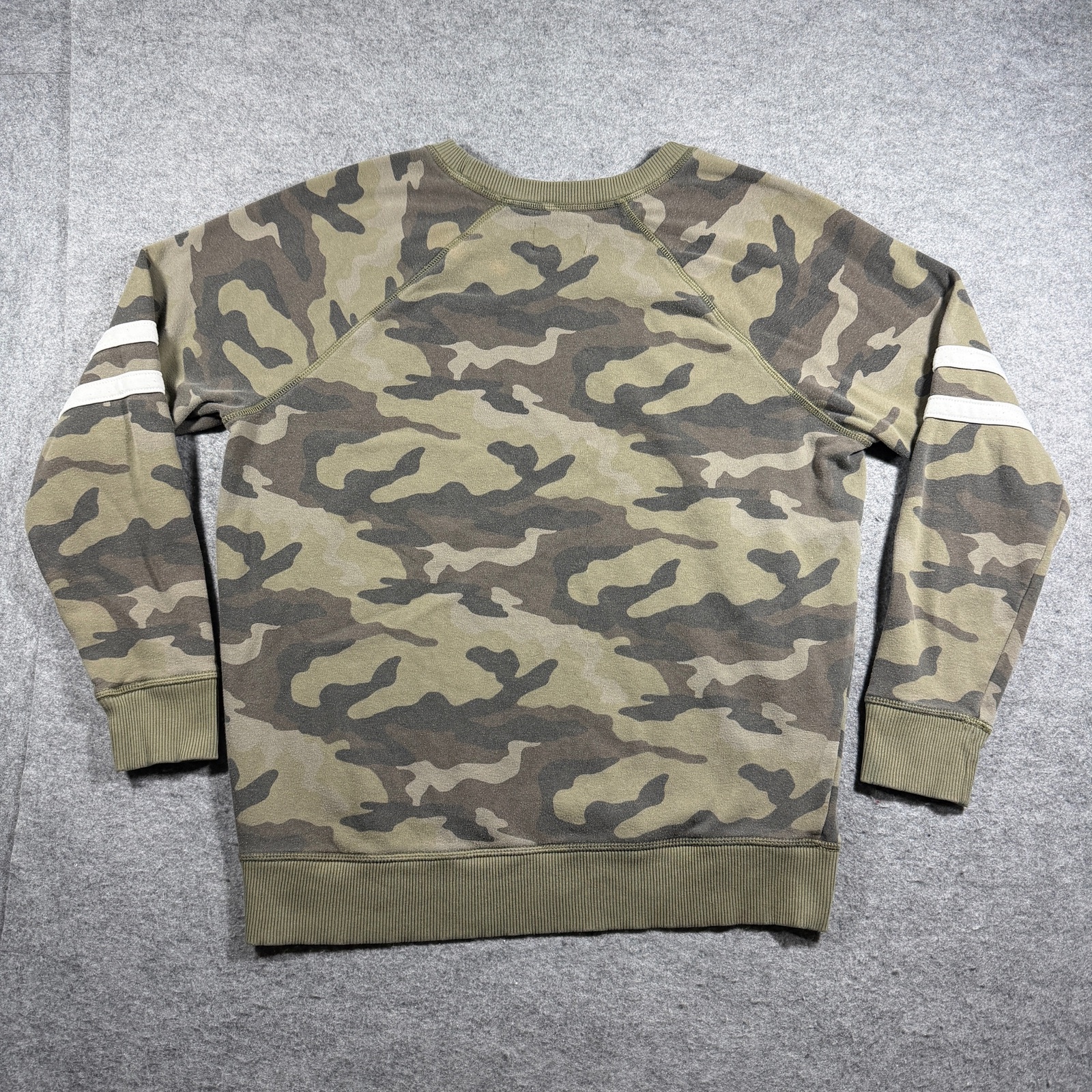 American Eagle Crewneck Sweatshirt Womens M Camo Stripe Sleeve Jegging Fit  thumbnail 2