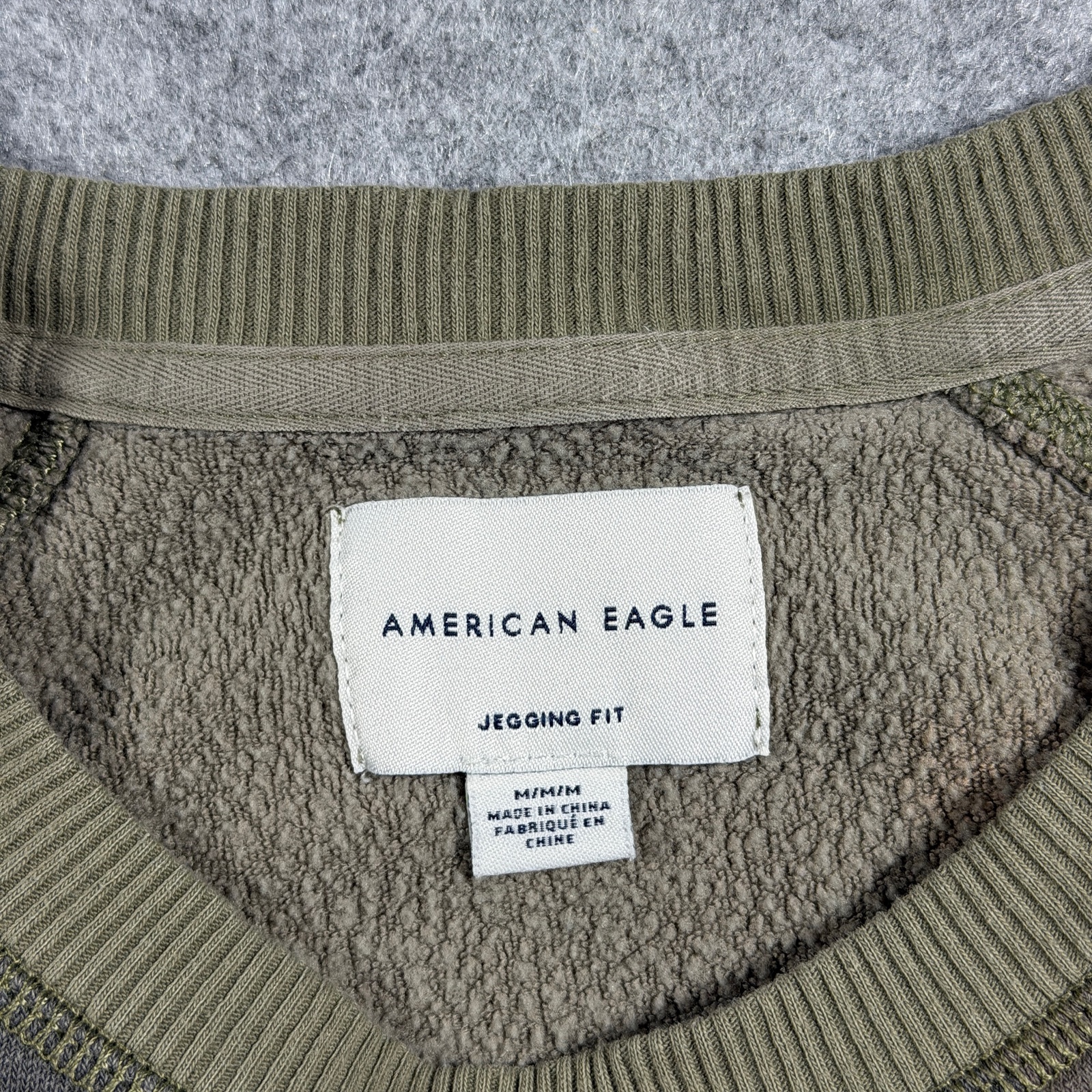 American Eagle Crewneck Sweatshirt Womens M Camo Stripe Sleeve Jegging Fit  thumbnail 3