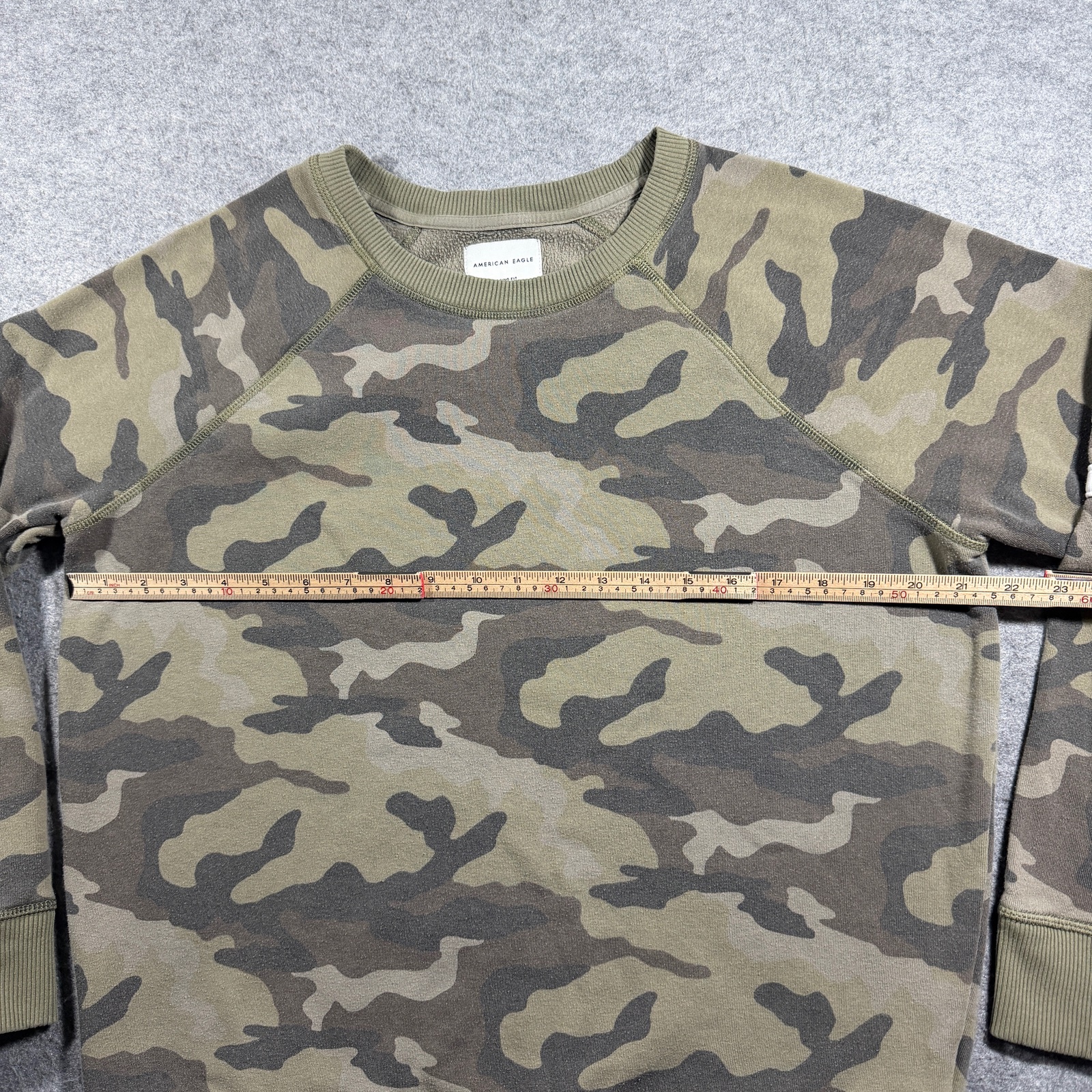 American Eagle Crewneck Sweatshirt Womens M Camo Stripe Sleeve Jegging Fit  thumbnail 6