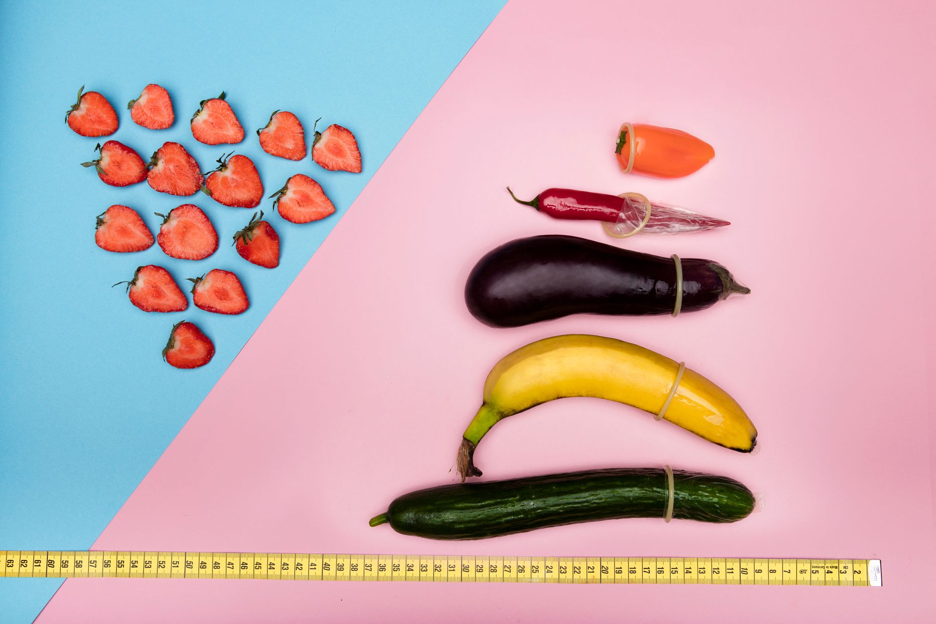 A week-by-week fetal growth chart showing size progression from 20 to 40 weeks