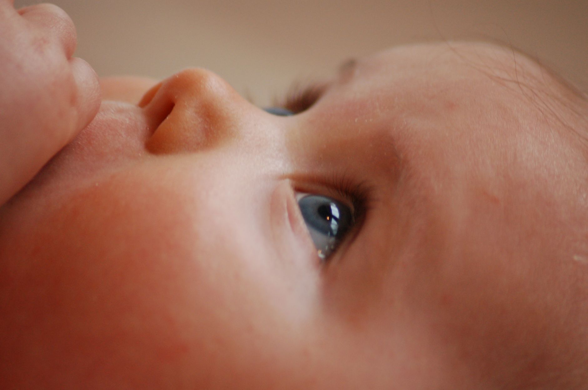 Baby Eye Discharge Causes in Newborns: A 2026 Parent’s Guide