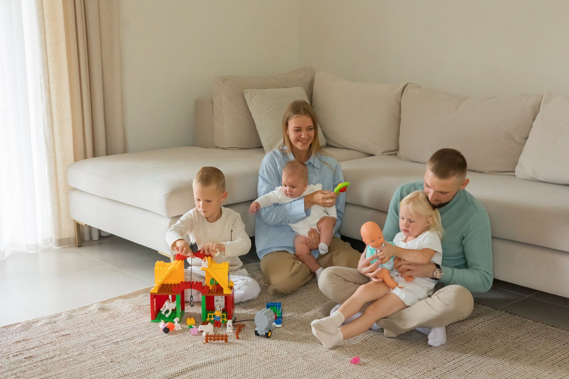 Daycare environment for managing stranger anxiety
