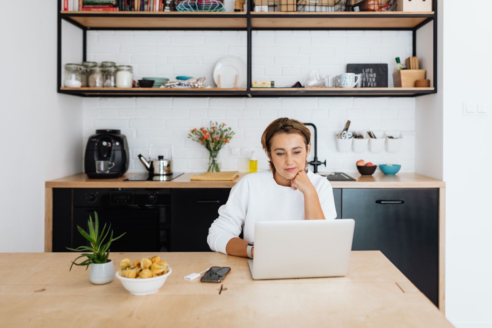 Top Jobs for Pregnant Women: Flexible, Safe & Well-Paid