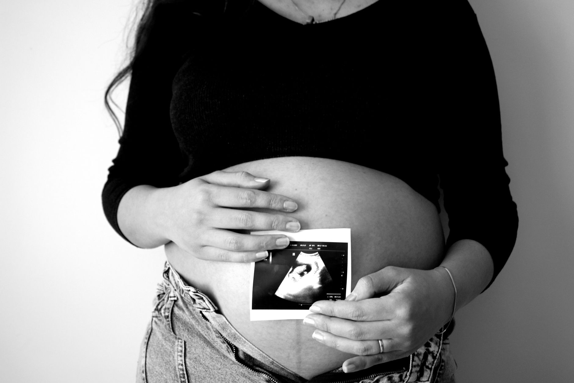 Best Position to Feel Baby Move at 27 Weeks: Complete 2026 Guide