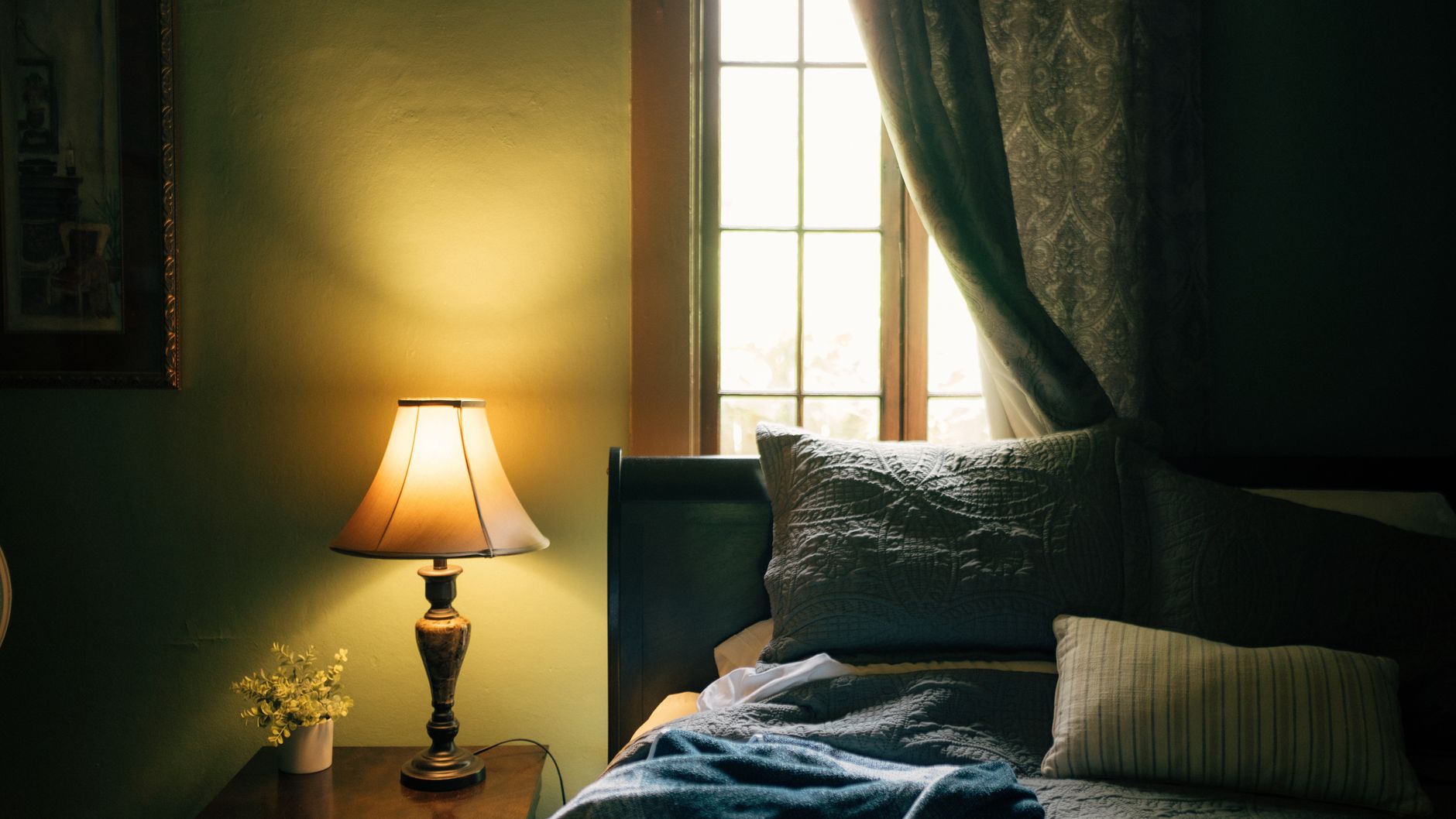 Calm bedroom for better sleep