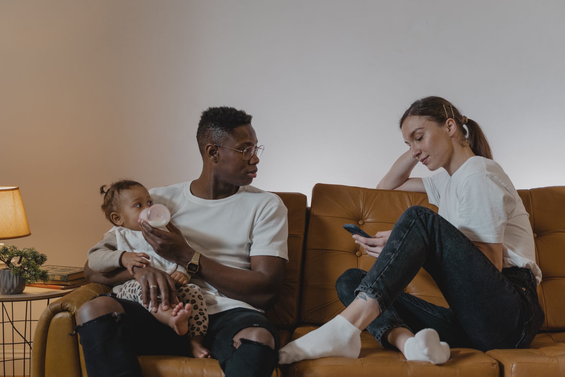 Gen Z mom prioritizing mental health over breastfeeding