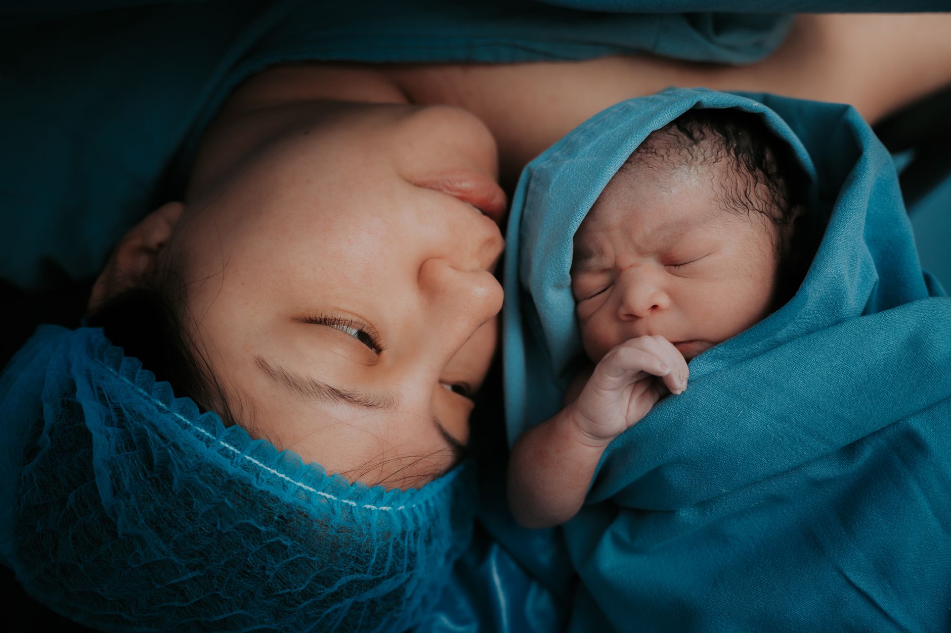 Mother and newborn skin‑to‑skin
