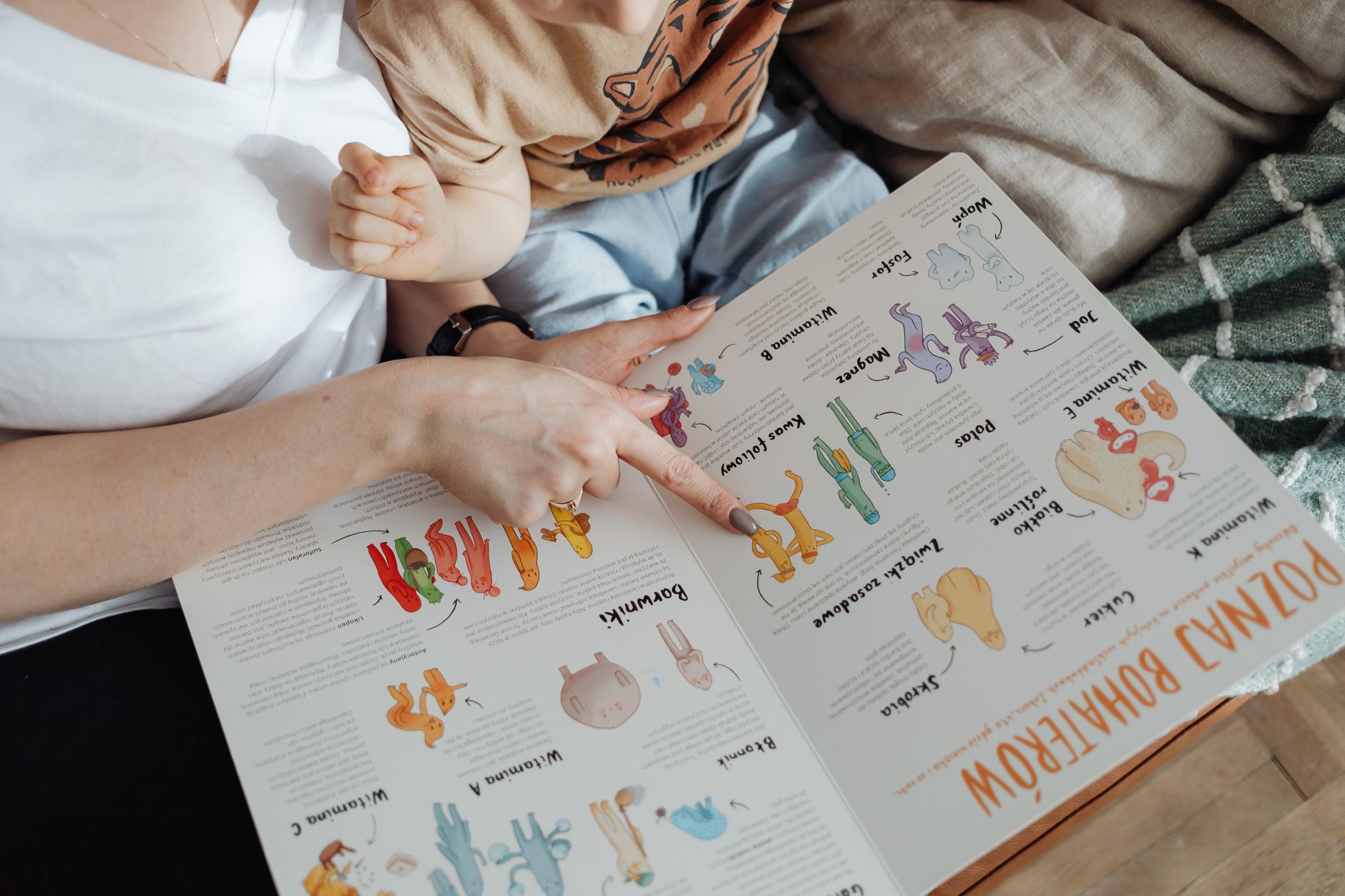 Reading a sibling book together