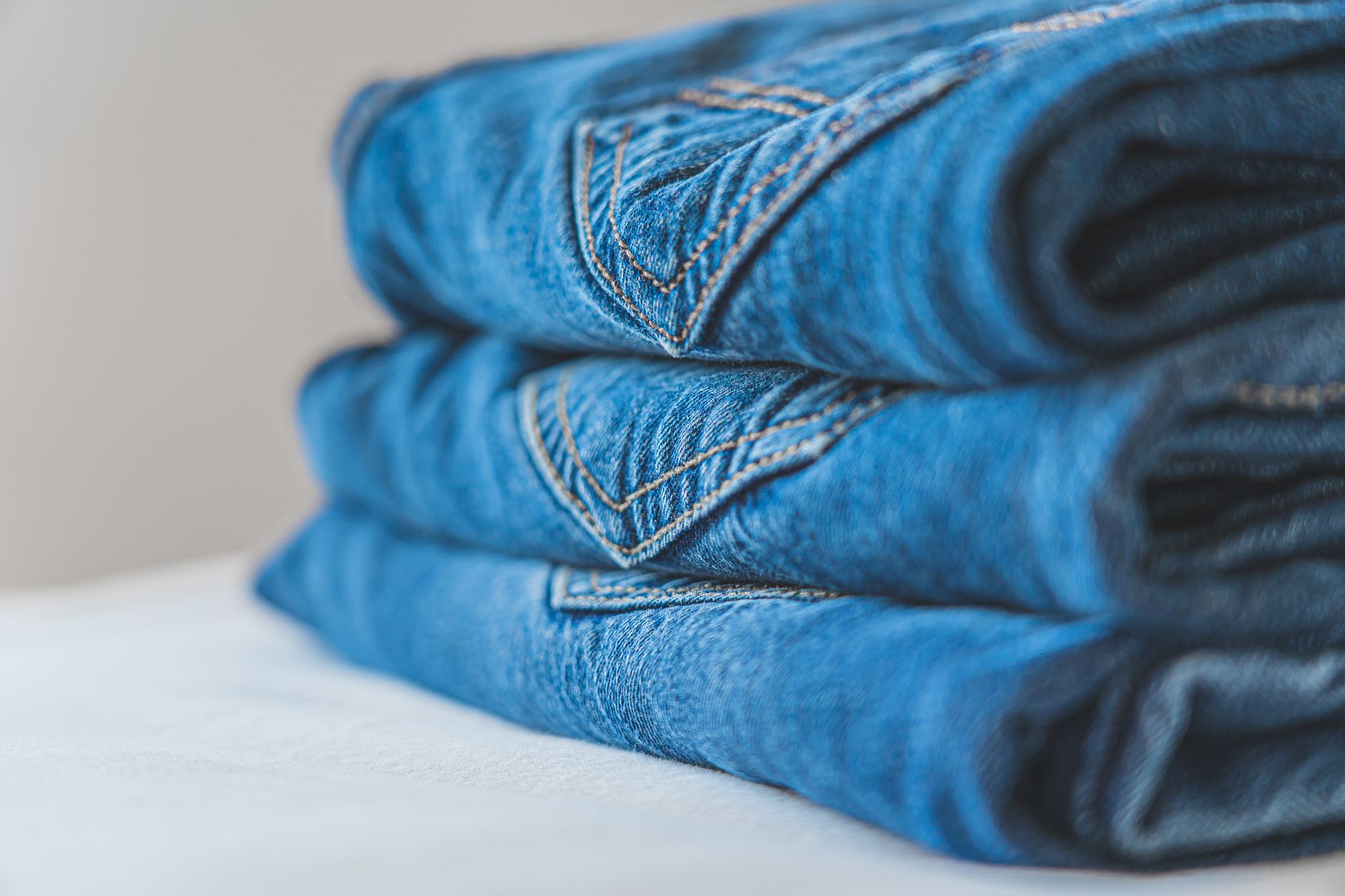 How Many Maternity Clothes Do You Need? A Practical Guide