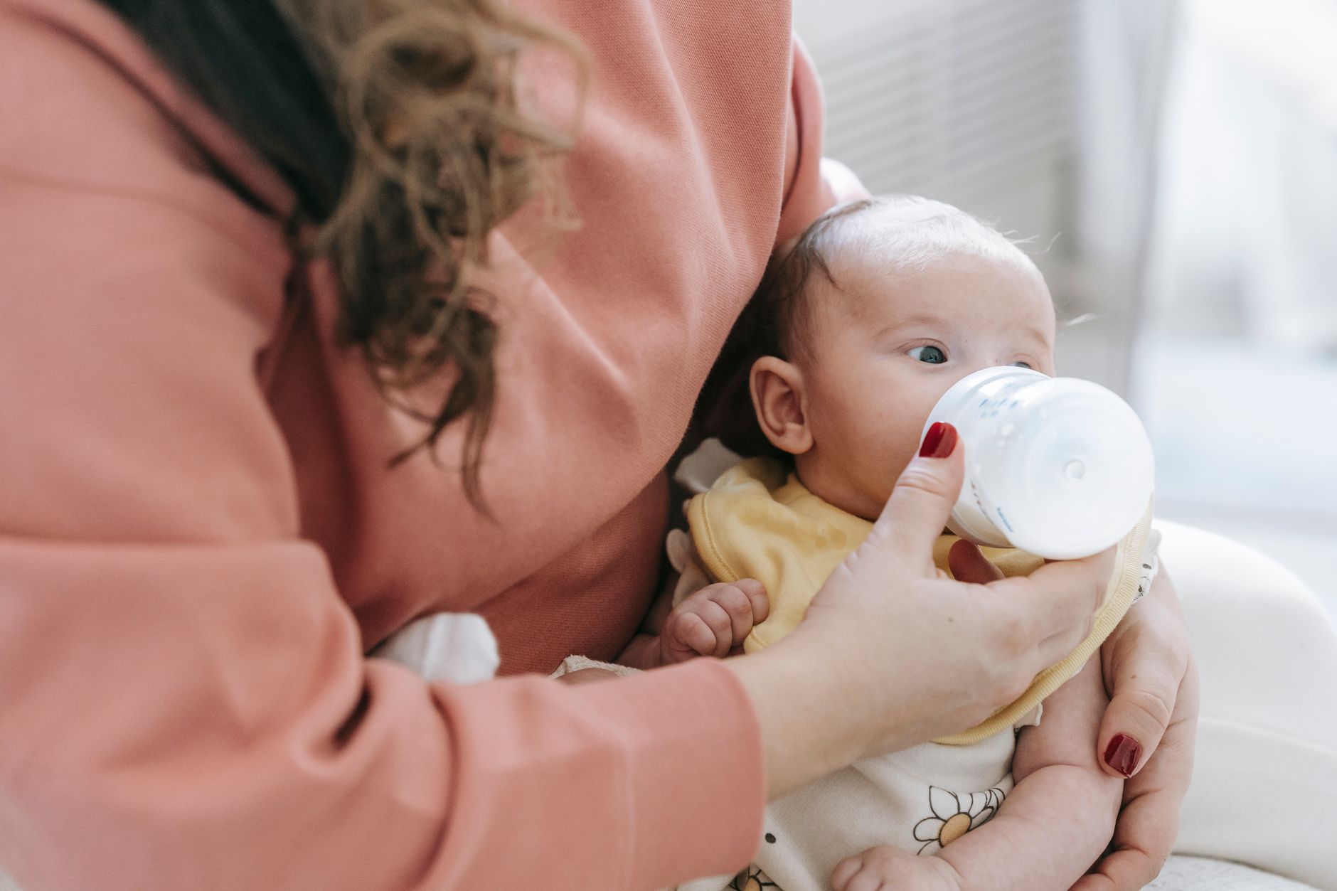 how much breastmilk for 6 month baby