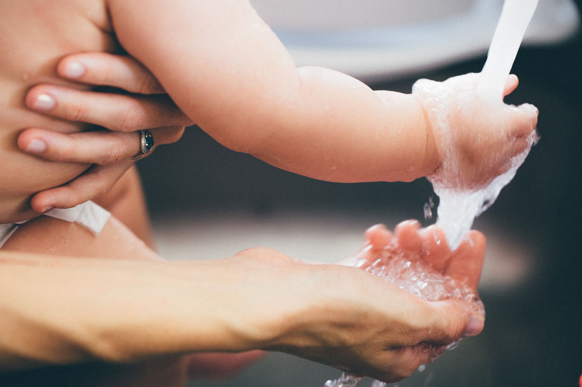 Gentle newborn bathing