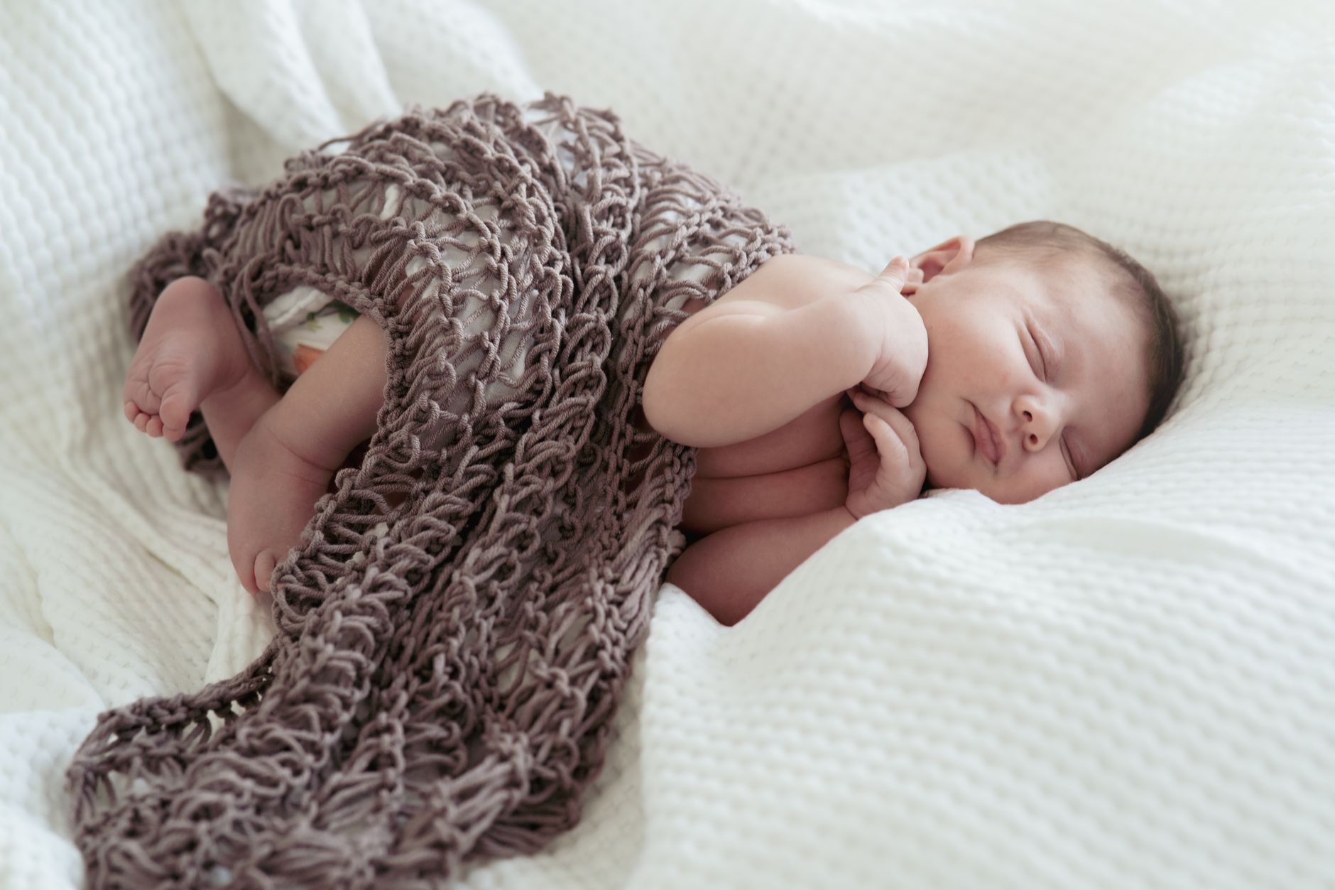 Managing Sleep With Twin Newborns: A Survival Guide for Parents
