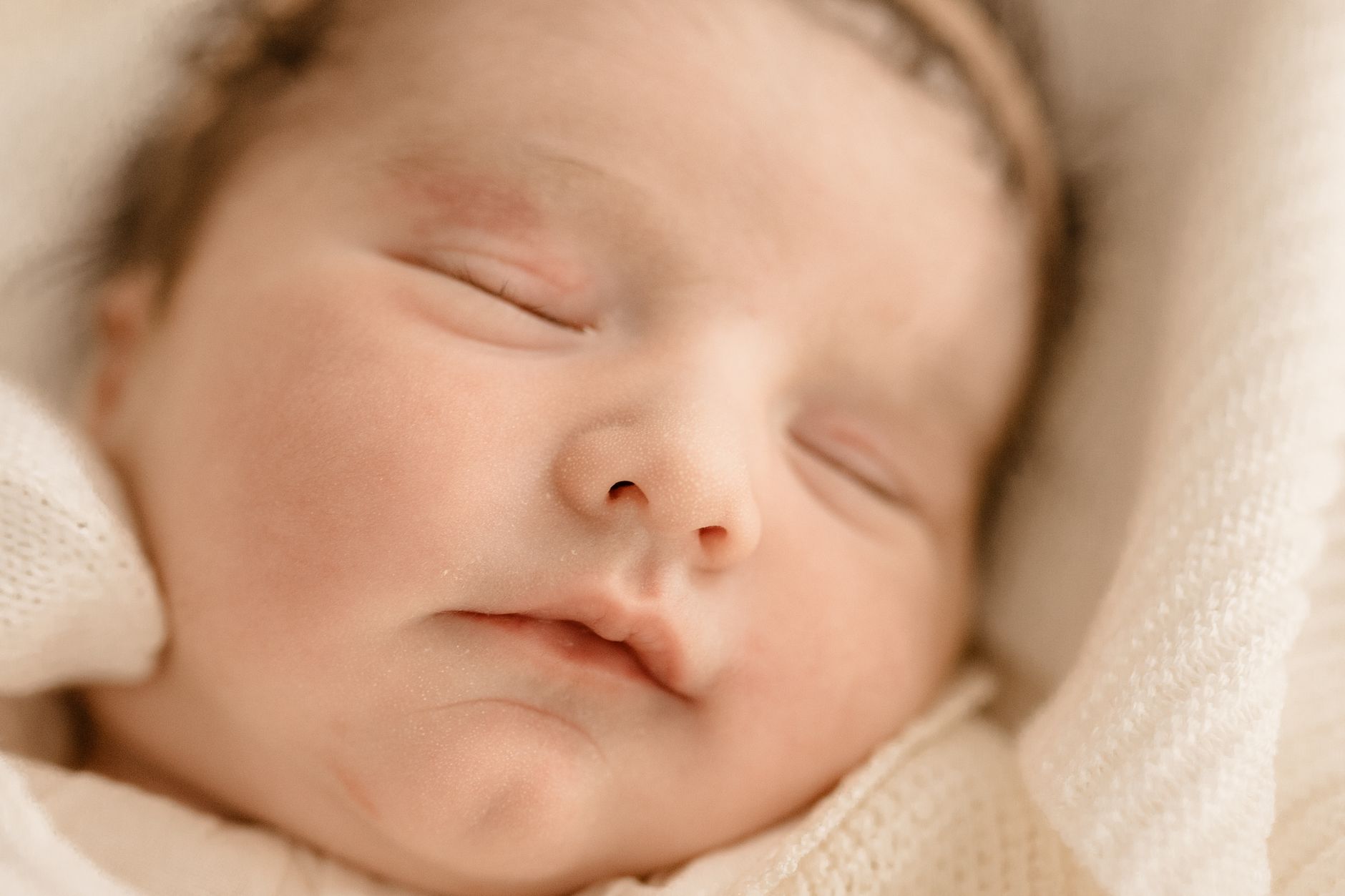 Silent reflux in babies: Signs, symptoms and helpful tips