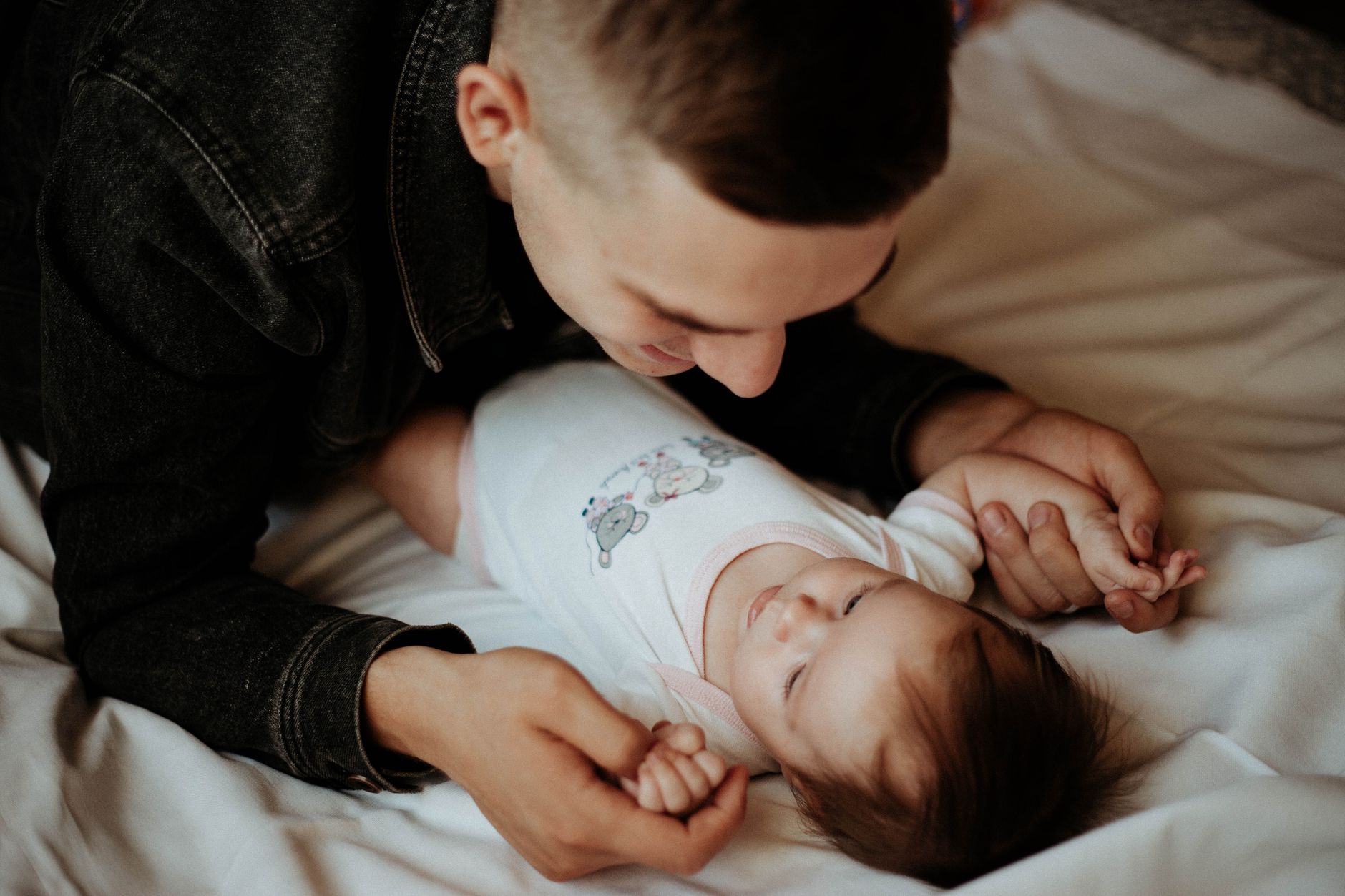 Father skin to skin contact