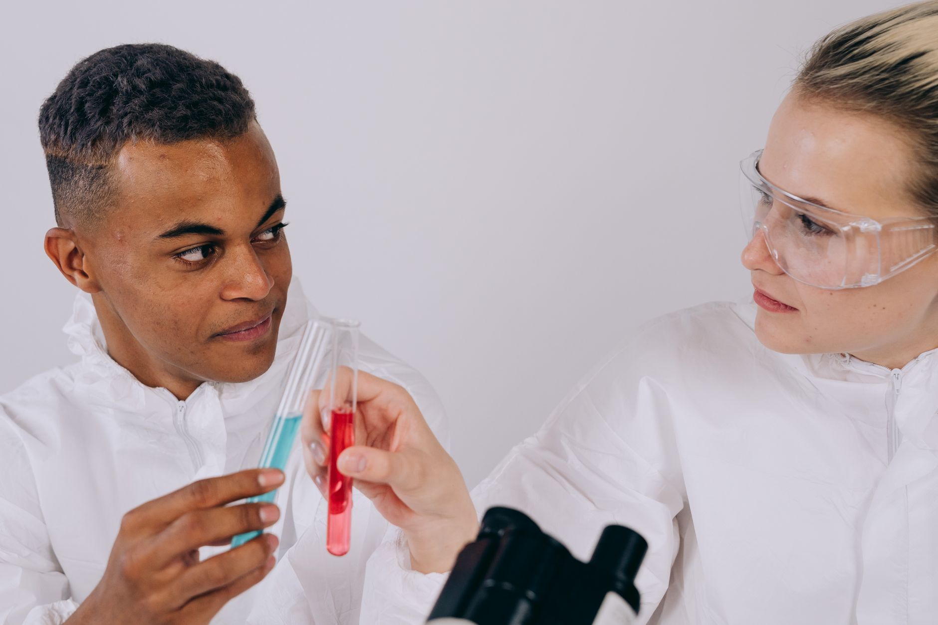 Scientist explaining nutrient loss in frozen baby food