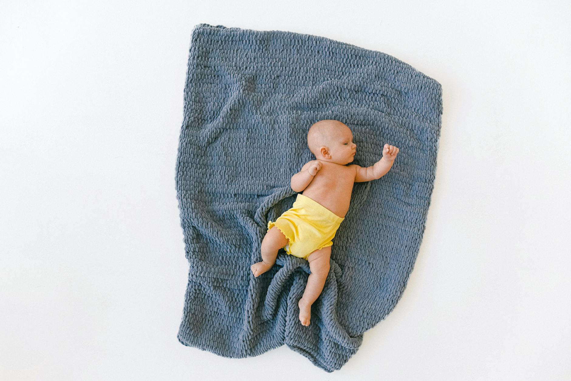 What diaper size does my baby need? Calculate by weight and age