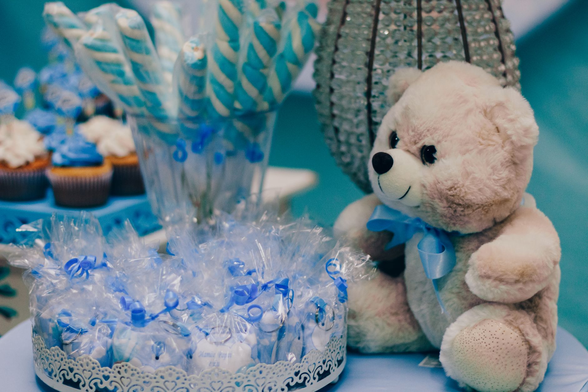 Baby shower gift table