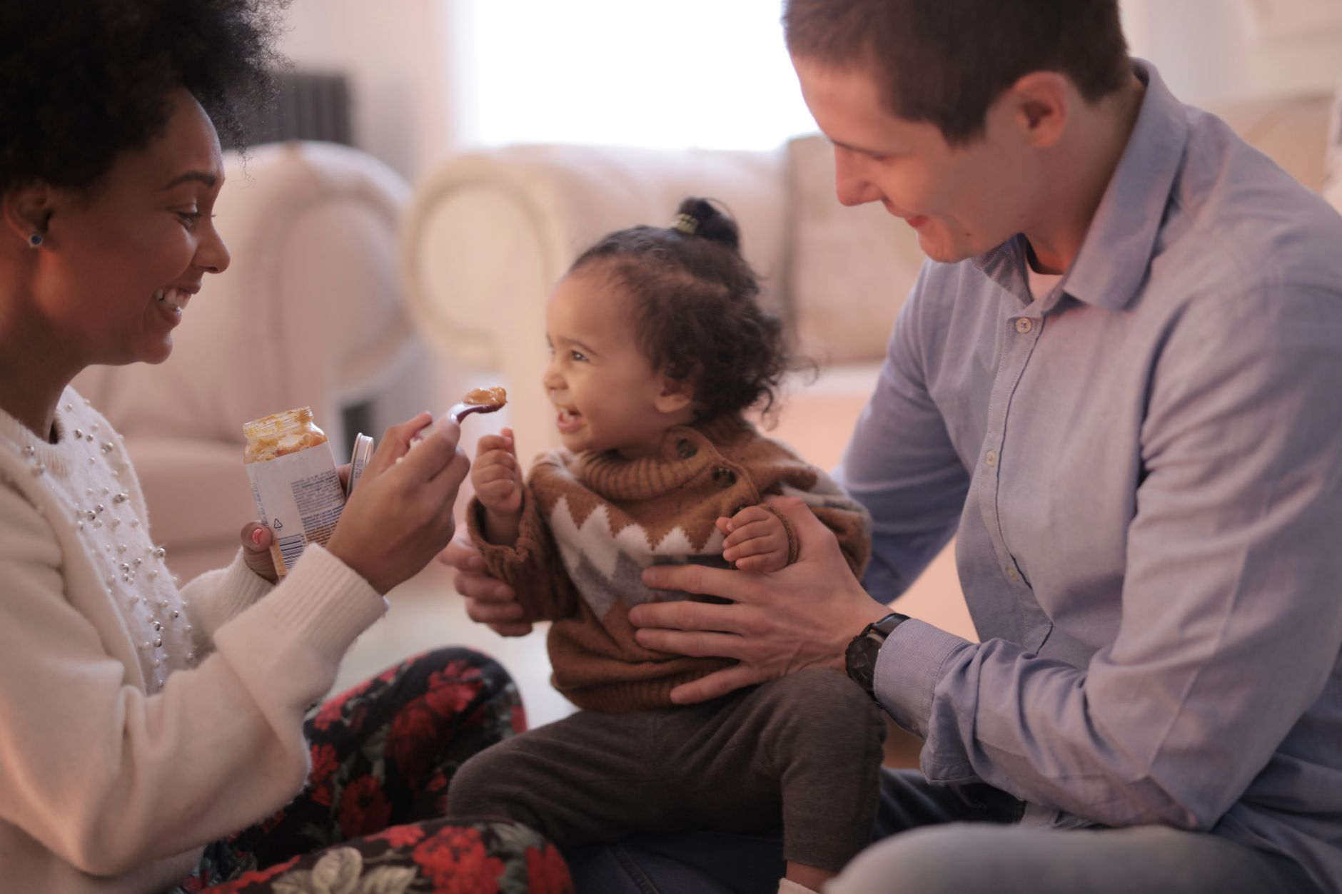 Transitioning from breastmilk to solids at 6 months