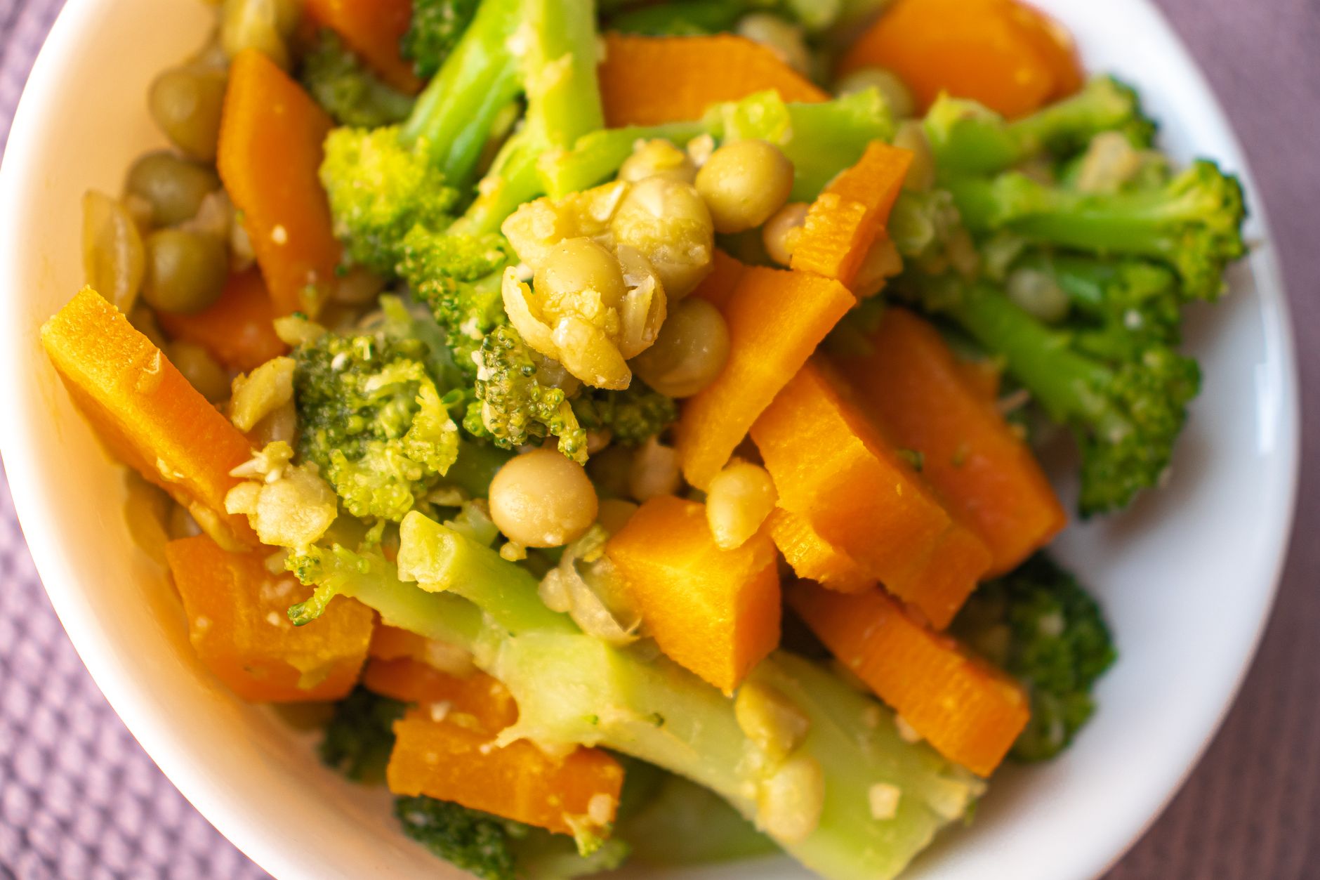 Pureed vegetables for early solids