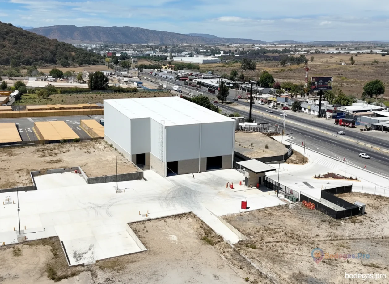 Nave Industrial 1,200m2 en Renta en TecniPark, Carretera a Nogales, Zapopan