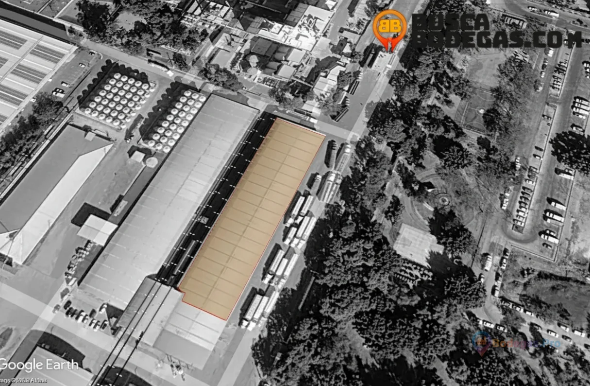 Bodega en Renta - Zona Industrial GDL con 4 andenes con rampas 3,466 m2 de bodega