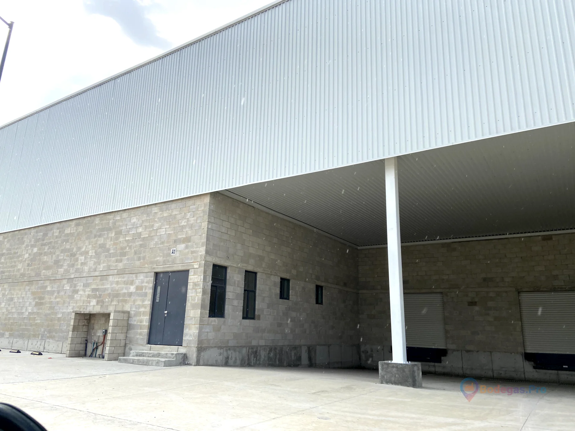 Bodega en Renta 3,000m2 en Parque San Ignacio, La Llave, Tlaquepaque, Jalisco