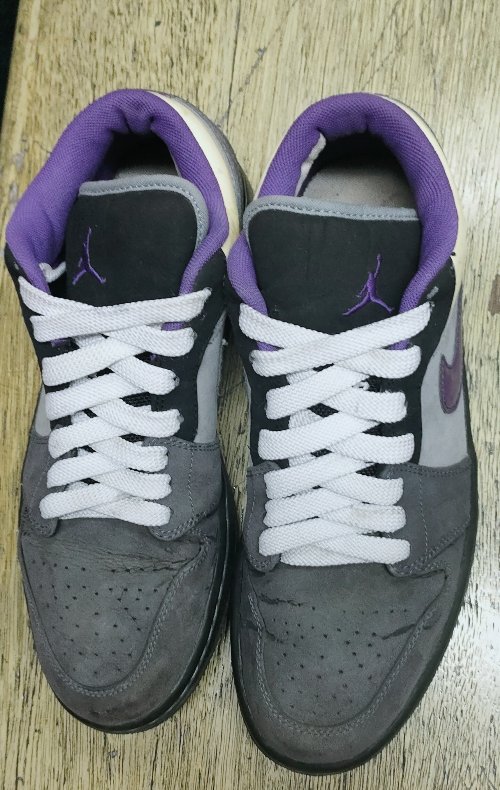 Second use 2010 jordan phat low anthracite varsity purple.