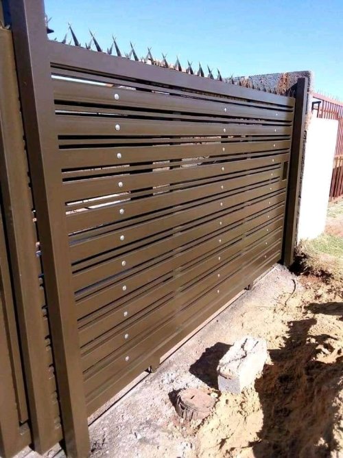 Beautiful metal gates at reasonable prices...contact me today on 0815055758