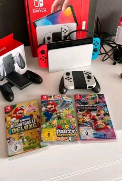 Ich verkaufe meinen Nintendo Switch mit all diesen Zubehörteilen. Kontaktieren