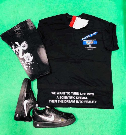 Ses articles ce trouve chez airness boutique au Mali 5ème